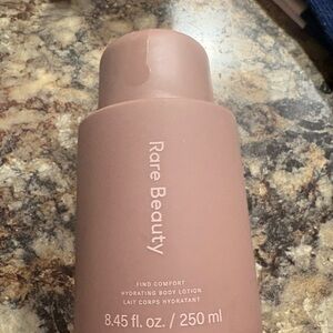 Rare Beauty Find Comfort Hydrating Body Lotion